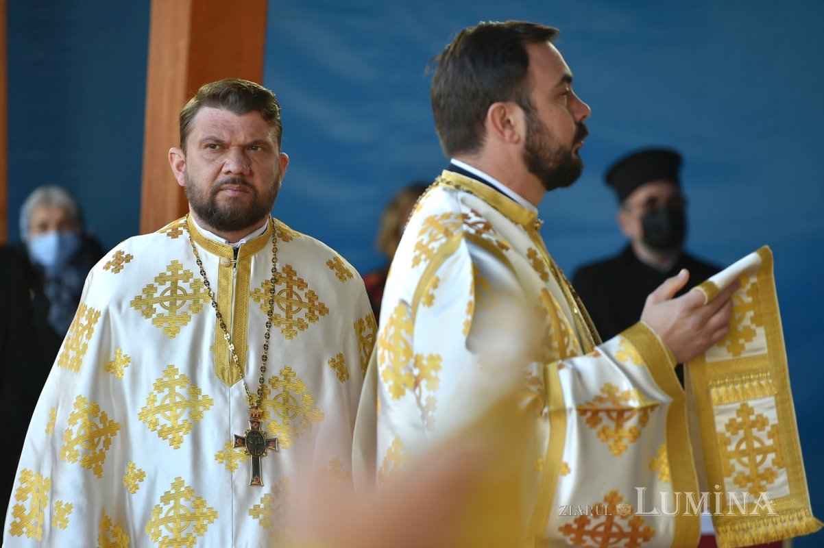 Binecuvântarea sfinților la hramul de toamnă al Catedralei Patriarhale 190791