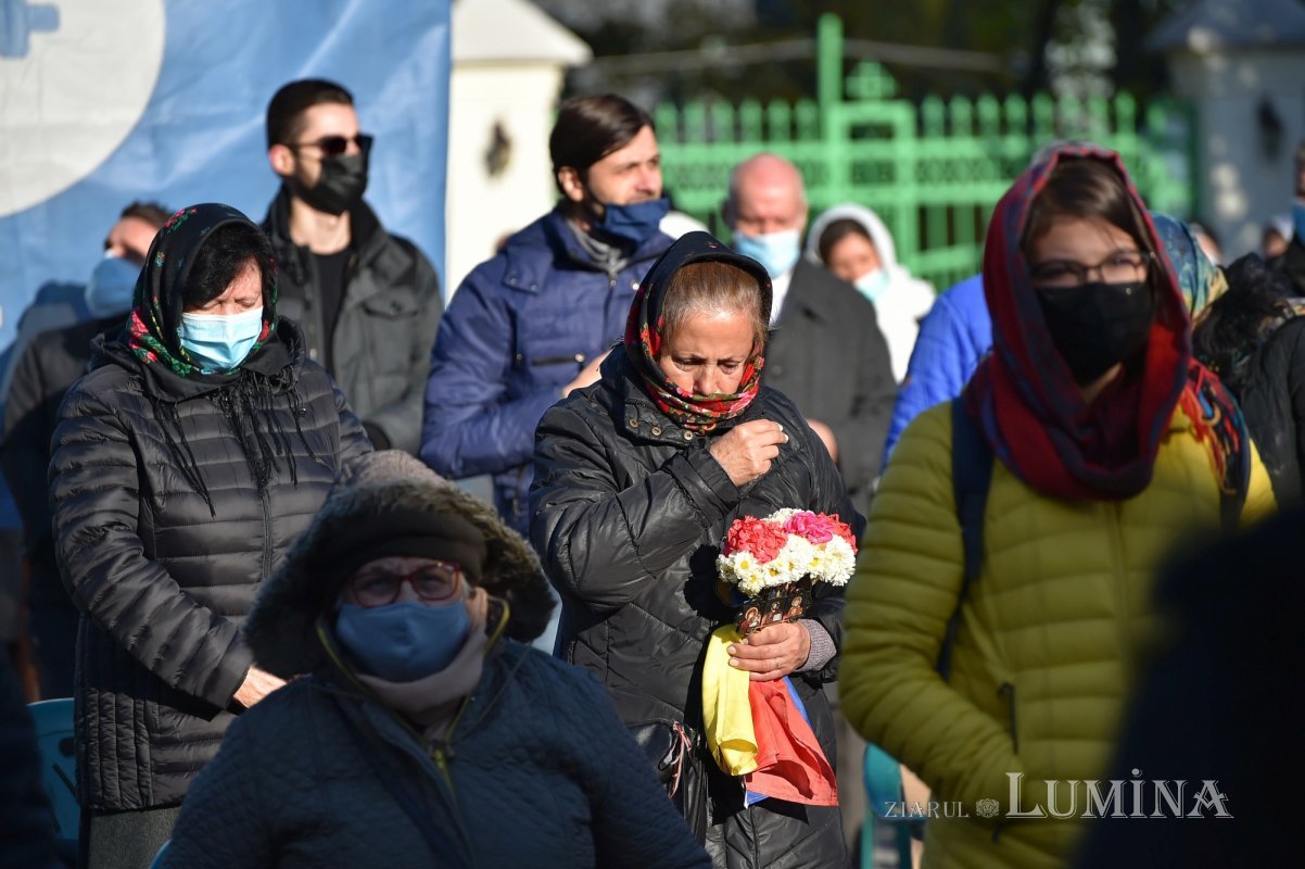 Binecuvântarea sfinților la hramul de toamnă al Catedralei Patriarhale 190793