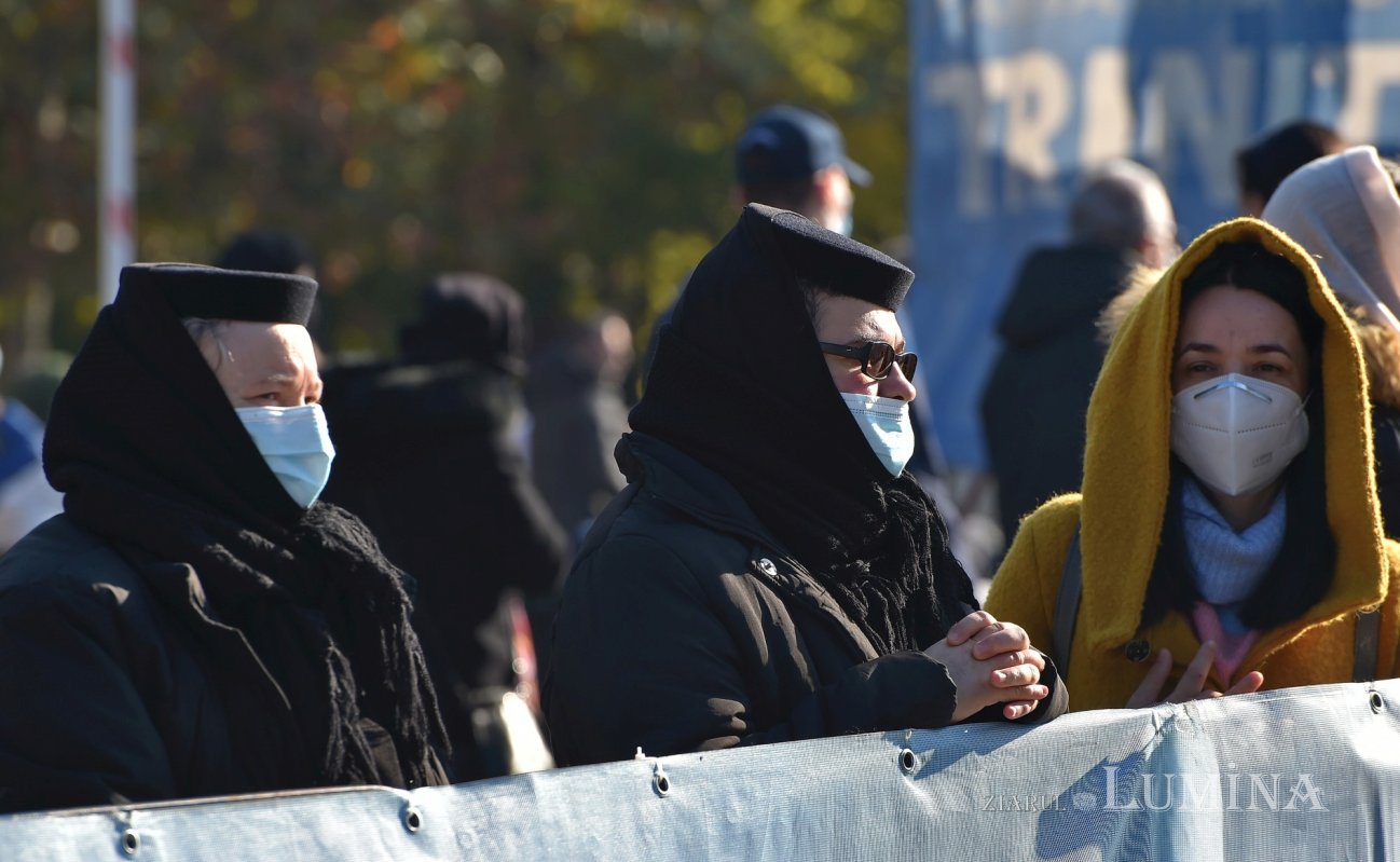 Binecuvântarea sfinților la hramul de toamnă al Catedralei Patriarhale 190815