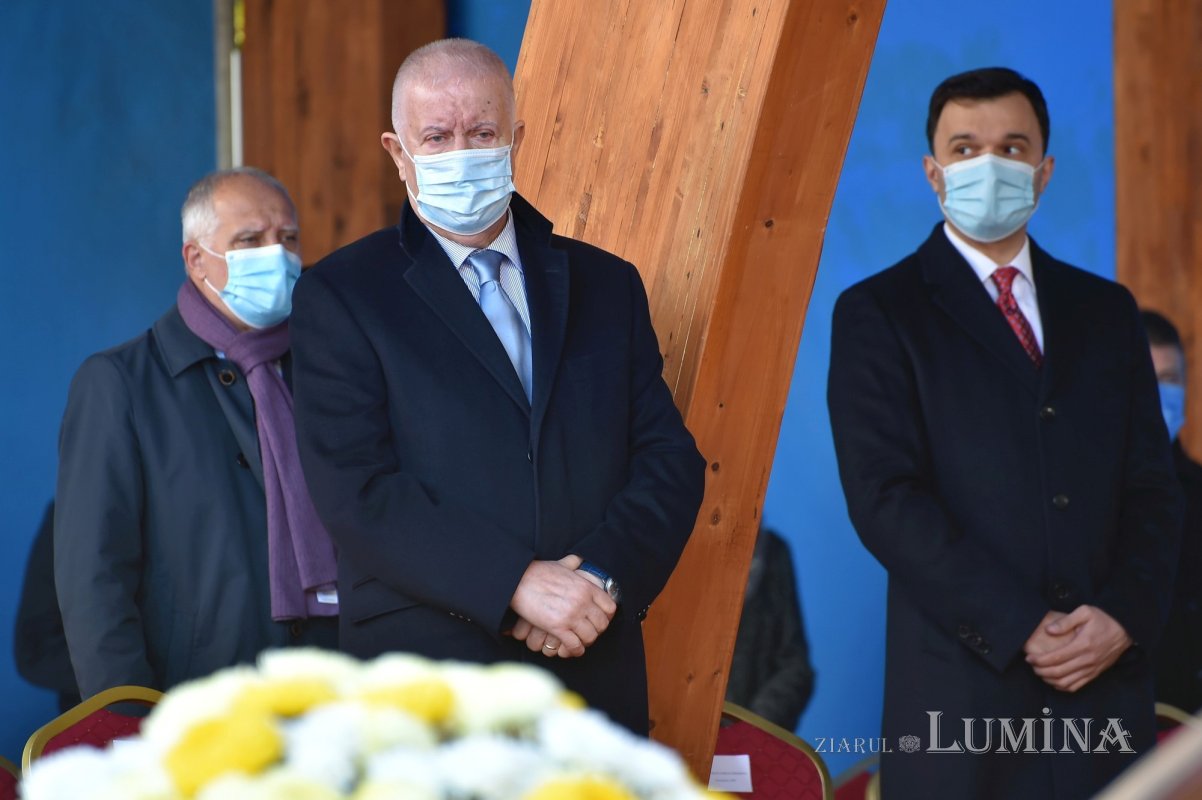 Binecuvântarea sfinților la hramul de toamnă al Catedralei Patriarhale 190817