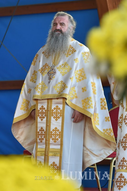 Binecuvântarea sfinților la hramul de toamnă al Catedralei Patriarhale 190820