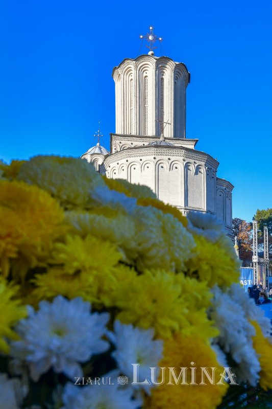 Binecuvântarea sfinților la hramul de toamnă al Catedralei Patriarhale 190825