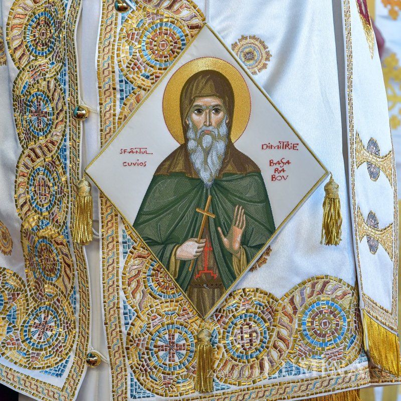 Binecuvântarea sfinților la hramul de toamnă al Catedralei Patriarhale 190827