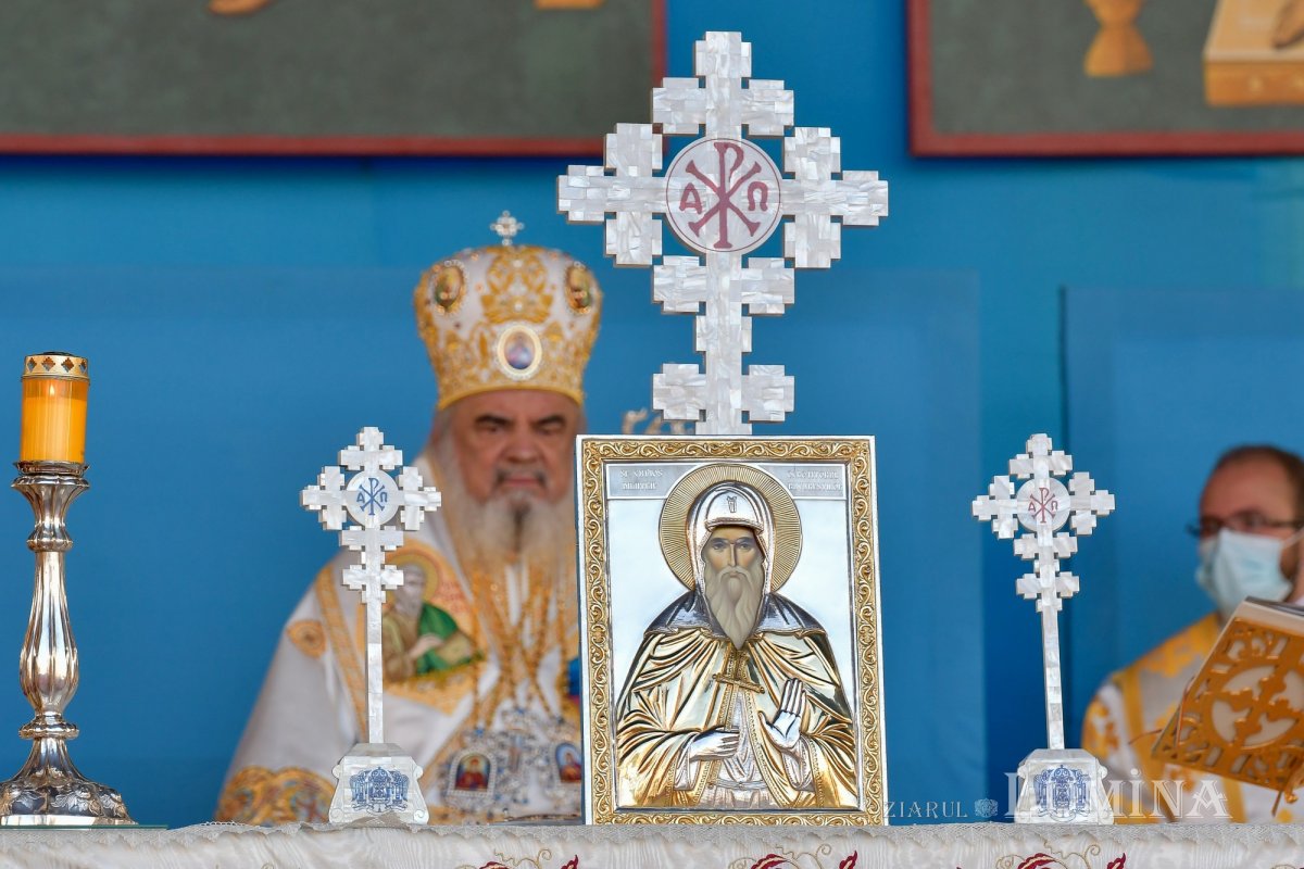 Binecuvântarea sfinților la hramul de toamnă al Catedralei Patriarhale 190833
