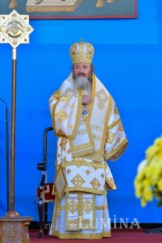 Binecuvântarea sfinților la hramul de toamnă al Catedralei Patriarhale 190839