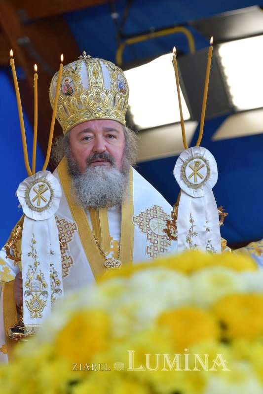 Binecuvântarea sfinților la hramul de toamnă al Catedralei Patriarhale 190850