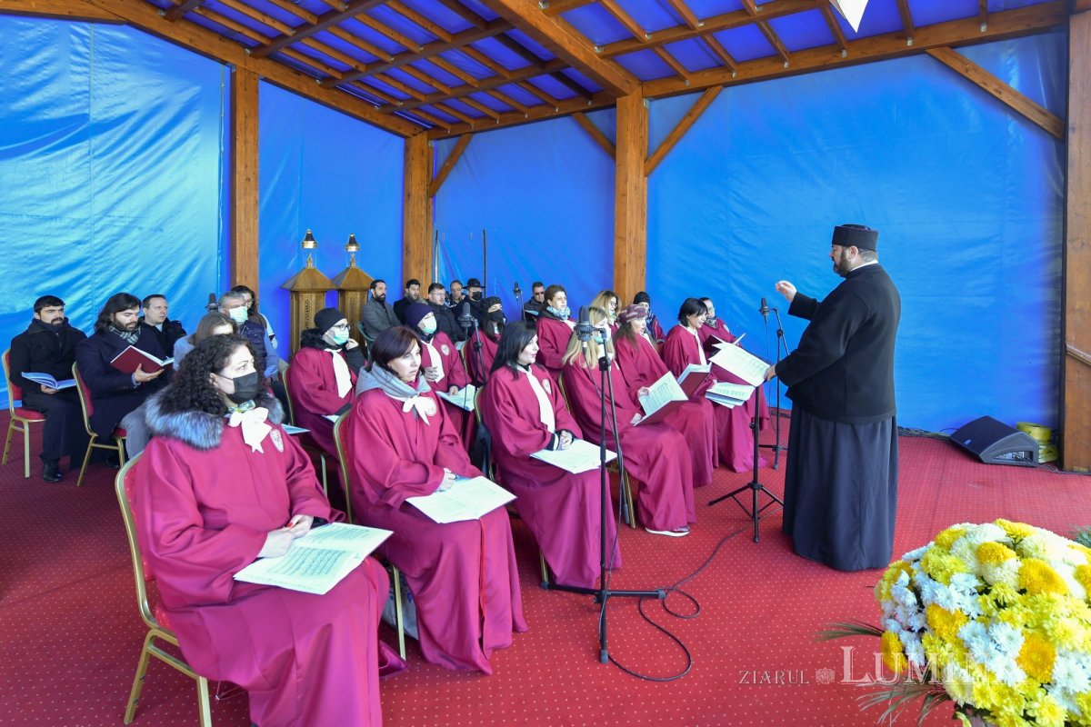 Binecuvântarea sfinților la hramul de toamnă al Catedralei Patriarhale 190852