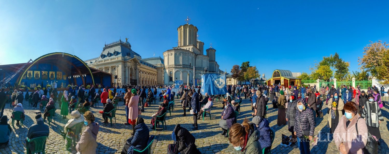 Binecuvântarea sfinților la hramul de toamnă al Catedralei Patriarhale 190860