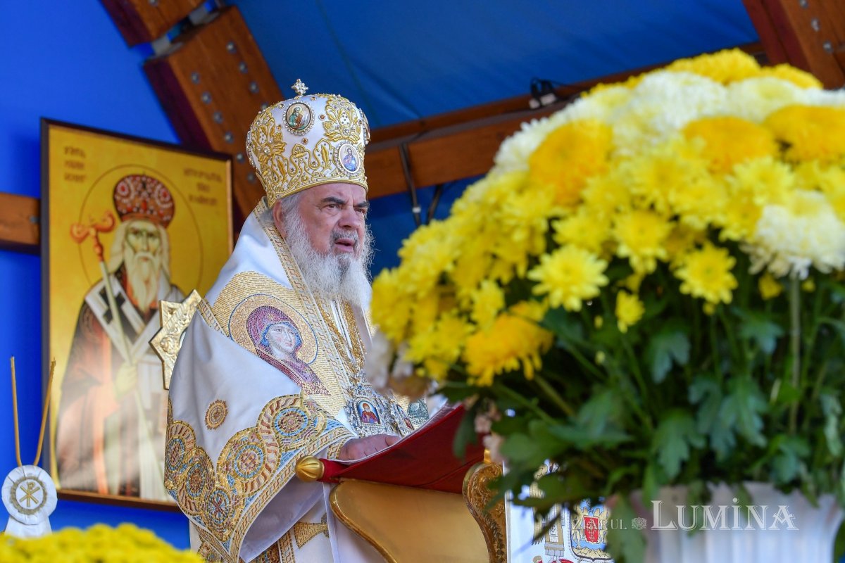 Binecuvântarea sfinților la hramul de toamnă al Catedralei Patriarhale 190864
