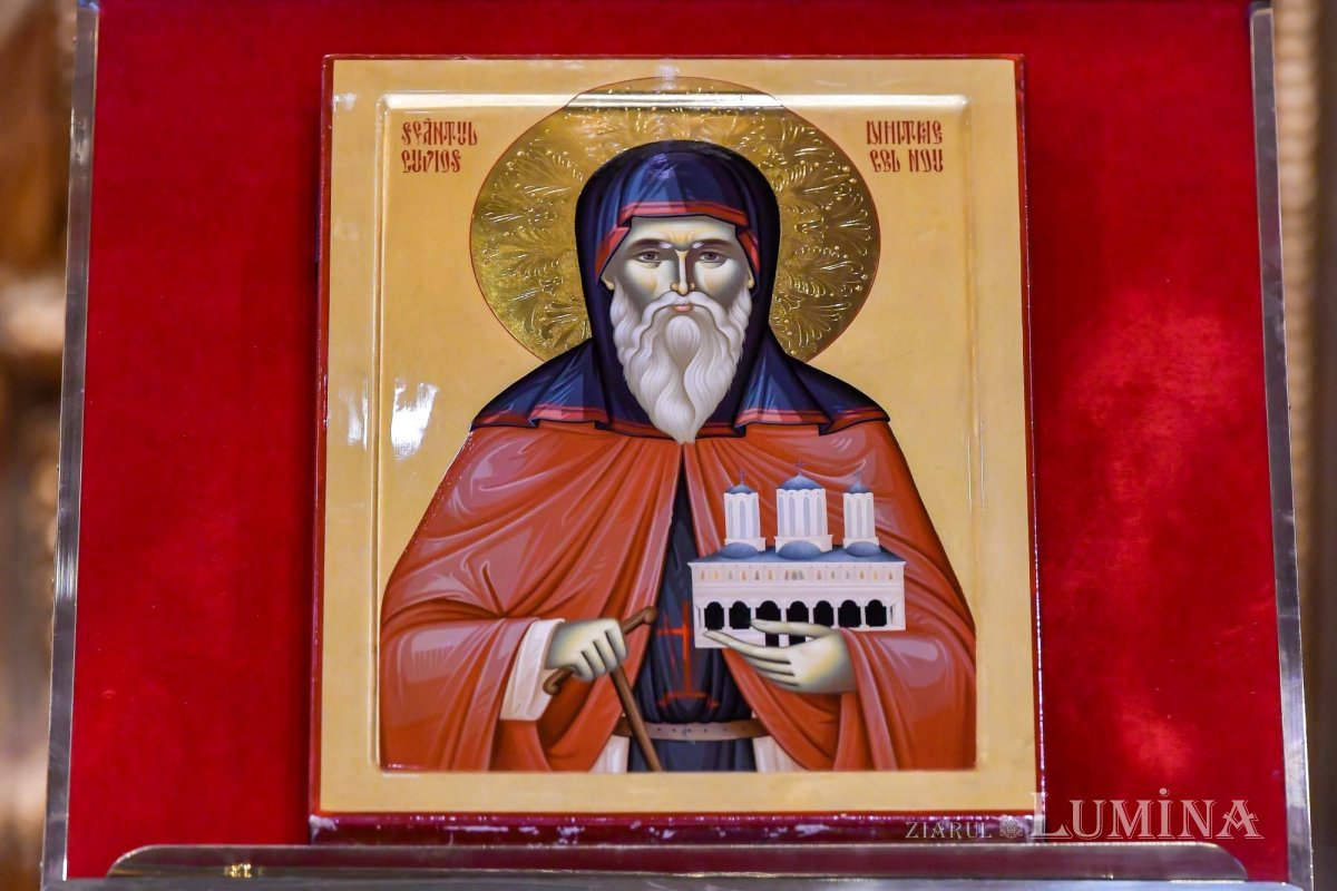 Binecuvântarea sfinților la hramul de toamnă al Catedralei Patriarhale 190867