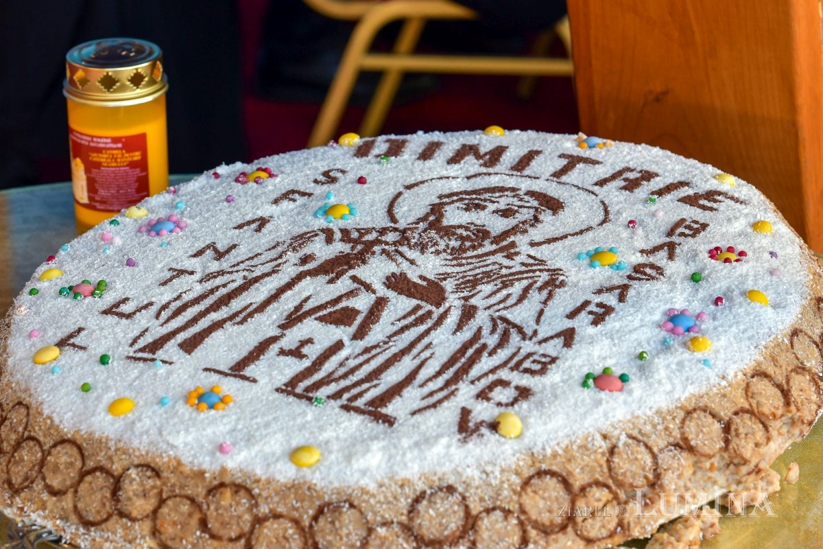 Binecuvântarea sfinților la hramul de toamnă al Catedralei Patriarhale 190871