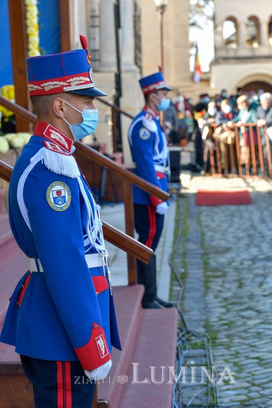 Binecuvântarea sfinților la hramul de toamnă al Catedralei Patriarhale 190877
