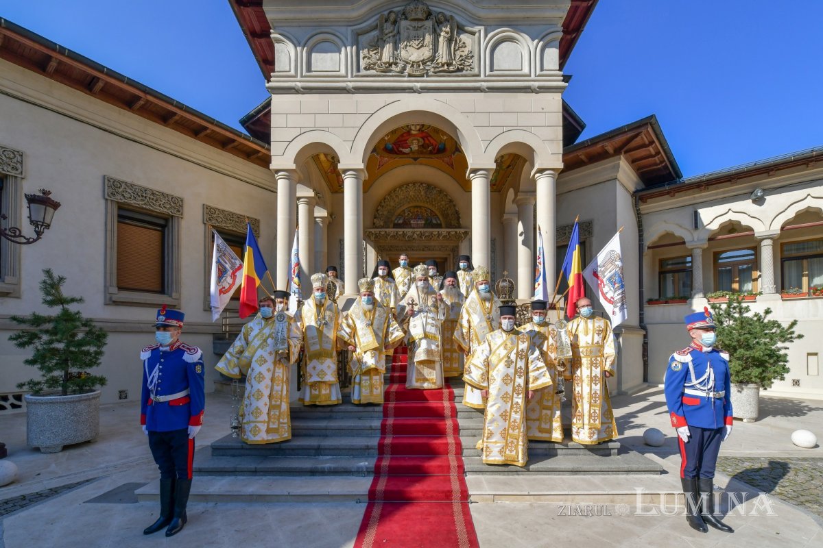 Binecuvântarea sfinților la hramul de toamnă al Catedralei Patriarhale 190885
