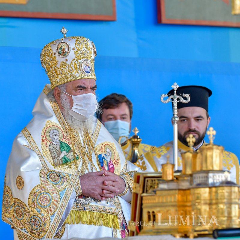 Binecuvântarea sfinților la hramul de toamnă al Catedralei Patriarhale 190887