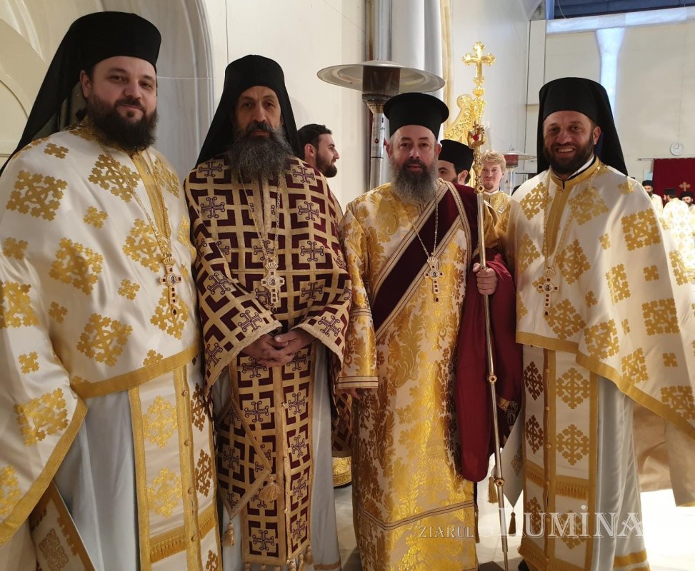 Întâlnirea sfinţilor şi a românilor de pretutindeni pe Colina Bucuriei 190519