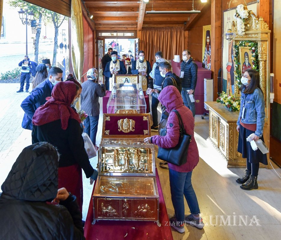 Întâlnirea sfinţilor şi a românilor de pretutindeni pe Colina Bucuriei 190523