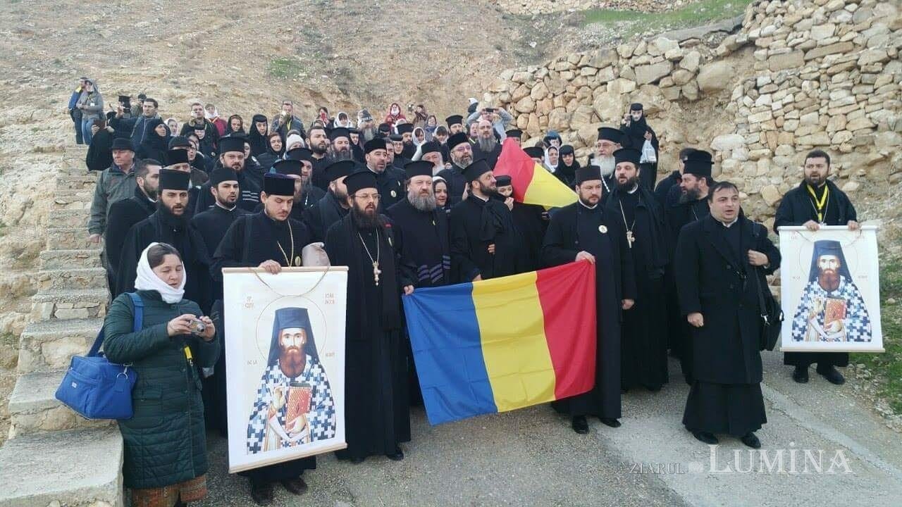 Întâlnirea sfinţilor şi a românilor de pretutindeni pe Colina Bucuriei 190526