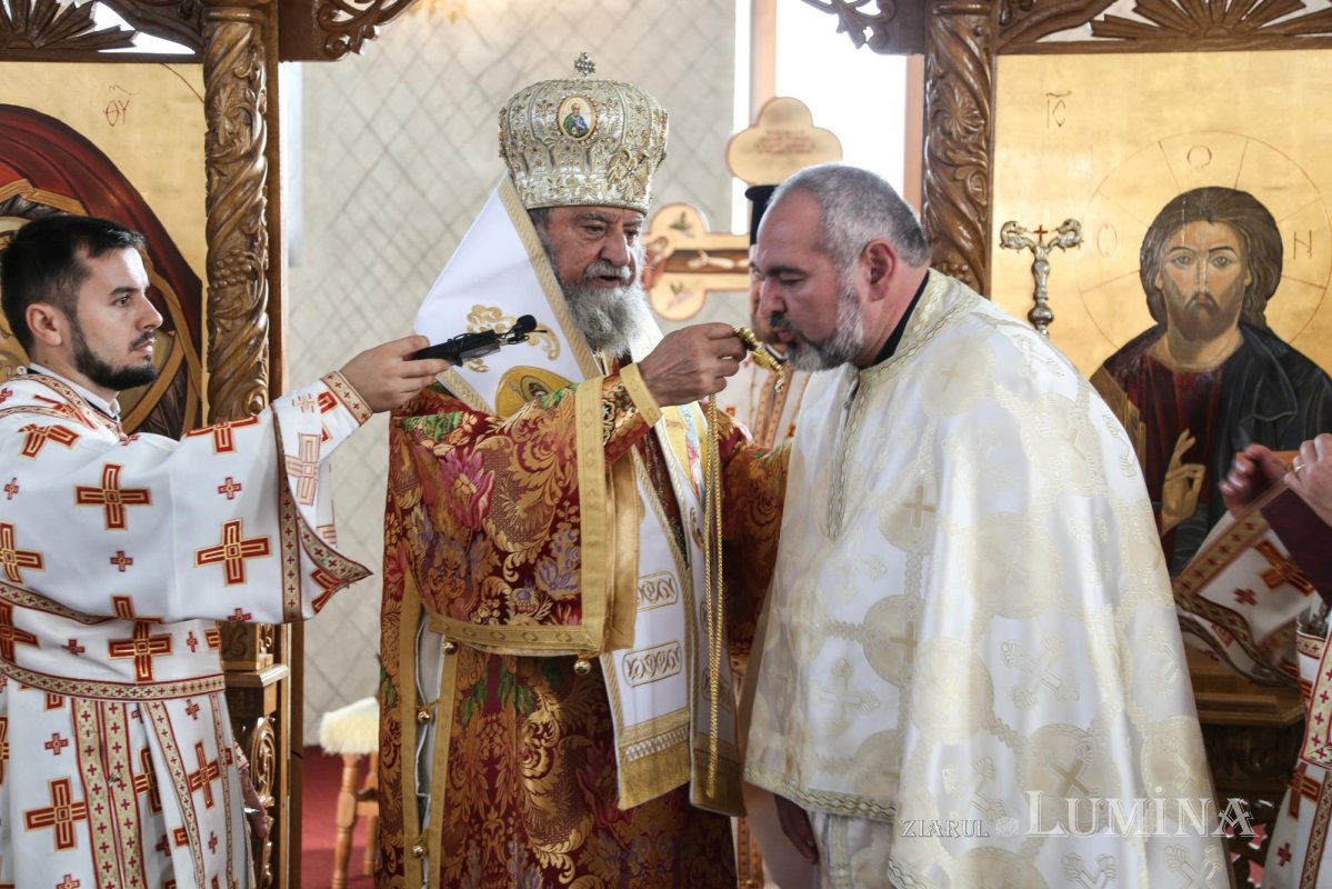 Noua biserică din Şelimbăr, judeţul Sibiu, a fost sfinţită 190622