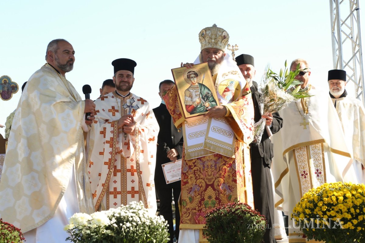 Noua biserică din Şelimbăr, judeţul Sibiu, a fost sfinţită 190624
