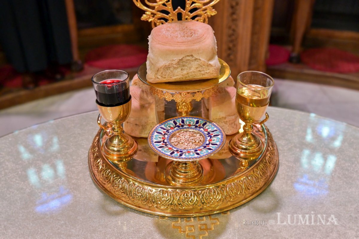 Priveghere în cinstea Sfântului Ierarh Iachint la Catedrala Patriarhală 190898