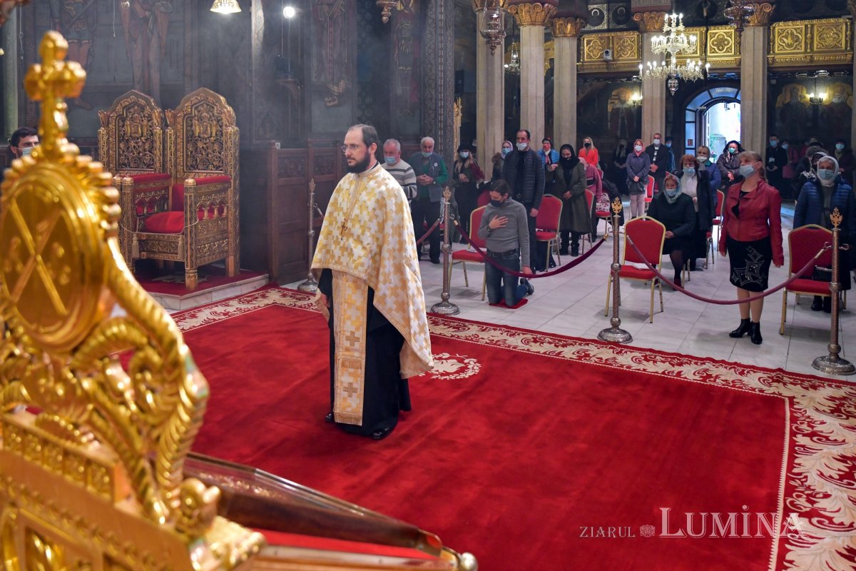 Priveghere în cinstea Sfântului Ierarh Iachint la Catedrala Patriarhală 190902