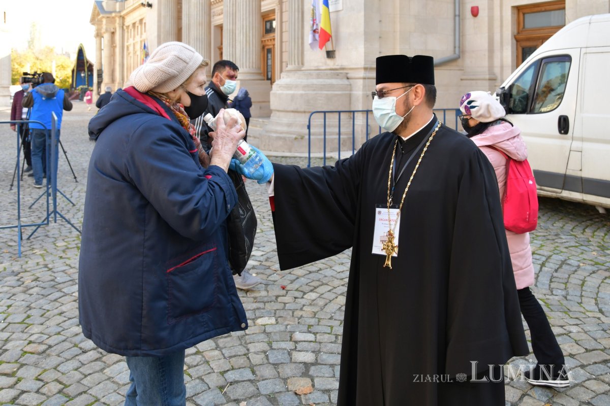 Hrană pentru credincioși în ultima zi a pelerinajului din Capitală  191010