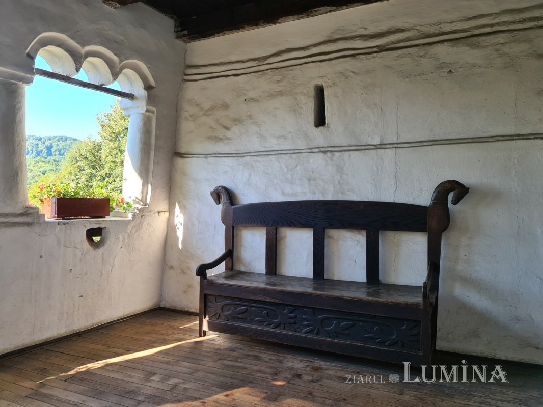 Satul culelor oltenești 191077