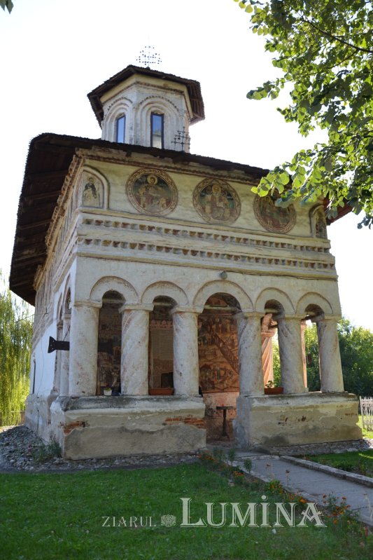 Satul culelor oltenești 191078