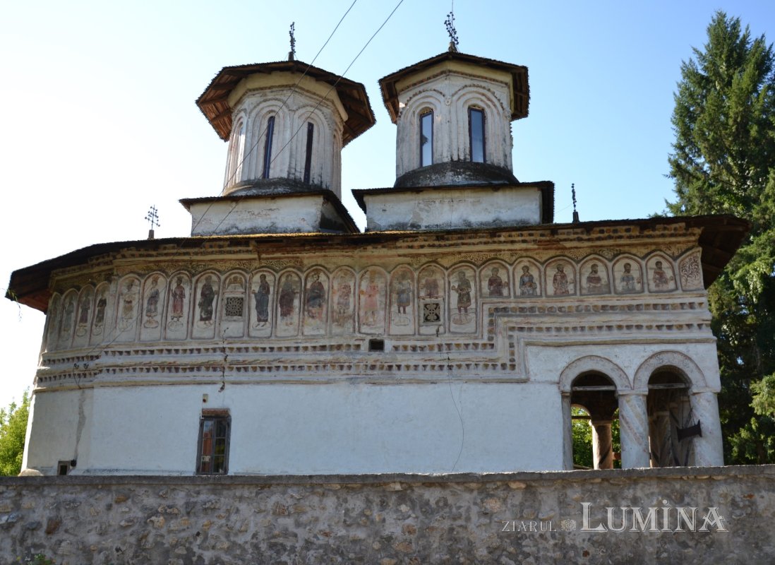 Satul culelor oltenești 191079