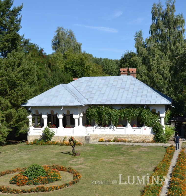 Satul culelor oltenești 191080