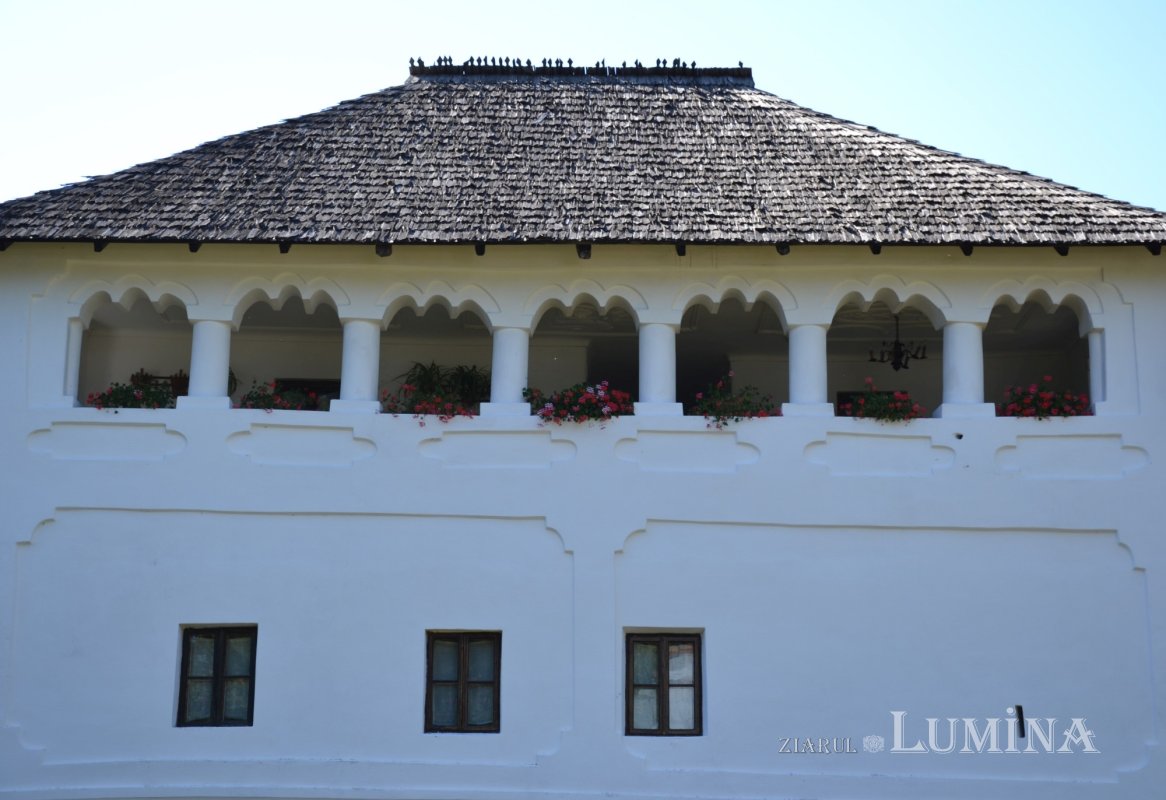 Satul culelor oltenești 191090