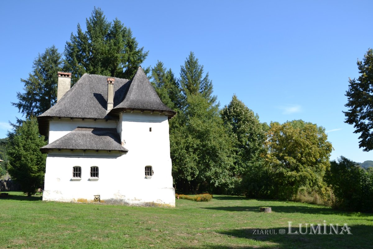 Satul culelor oltenești 191097