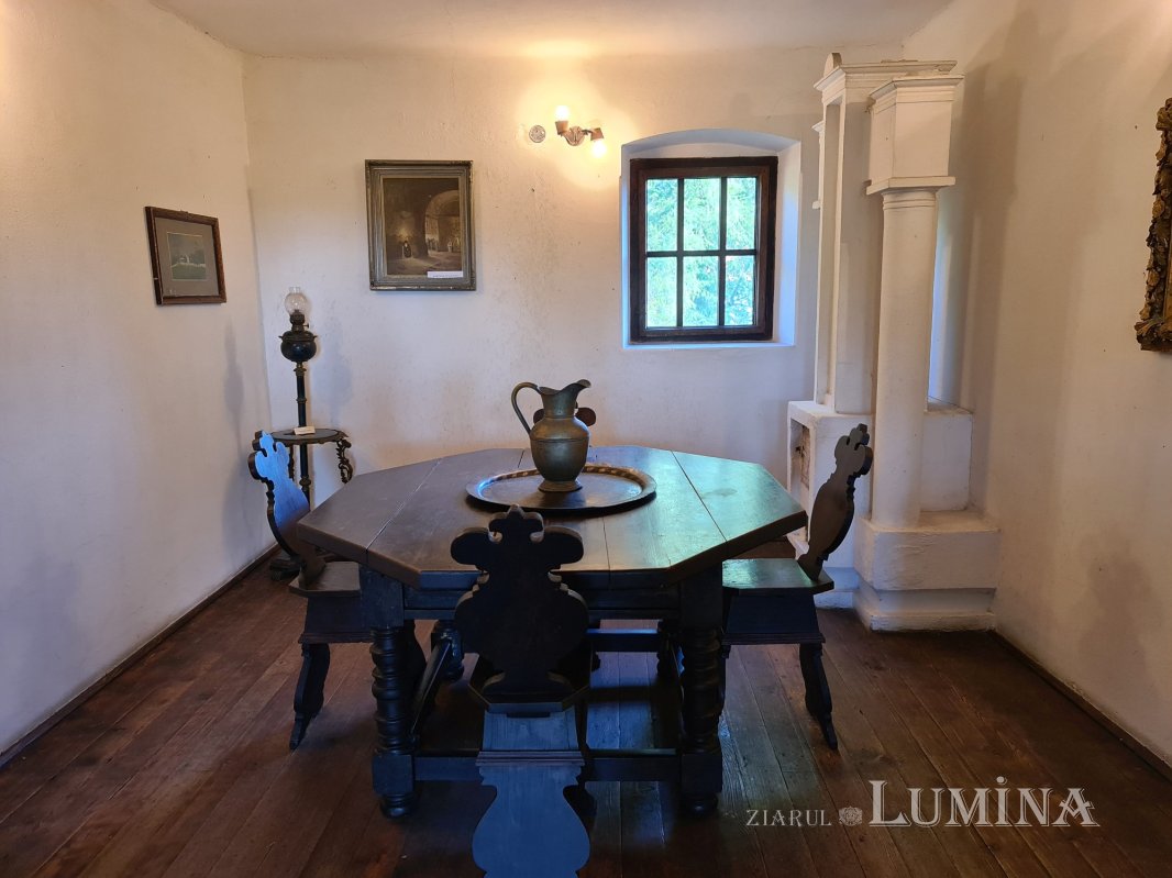 Satul culelor oltenești 191099