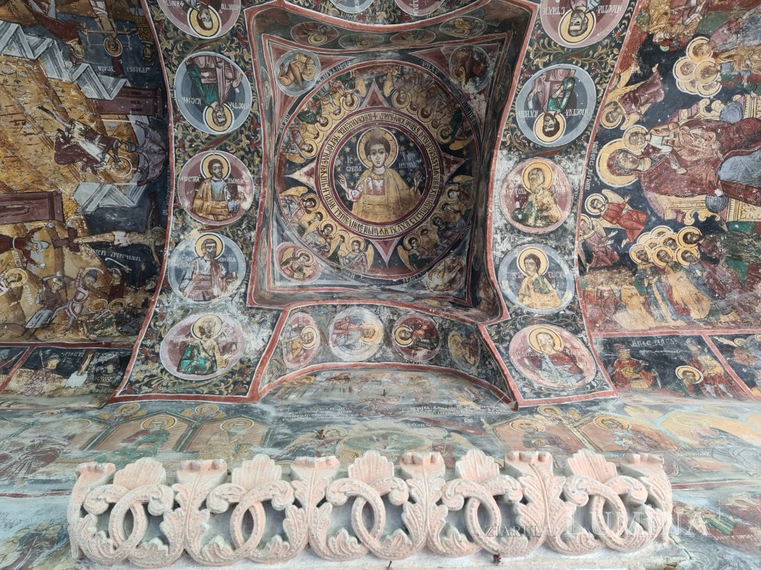 Satul culelor oltenești 191102