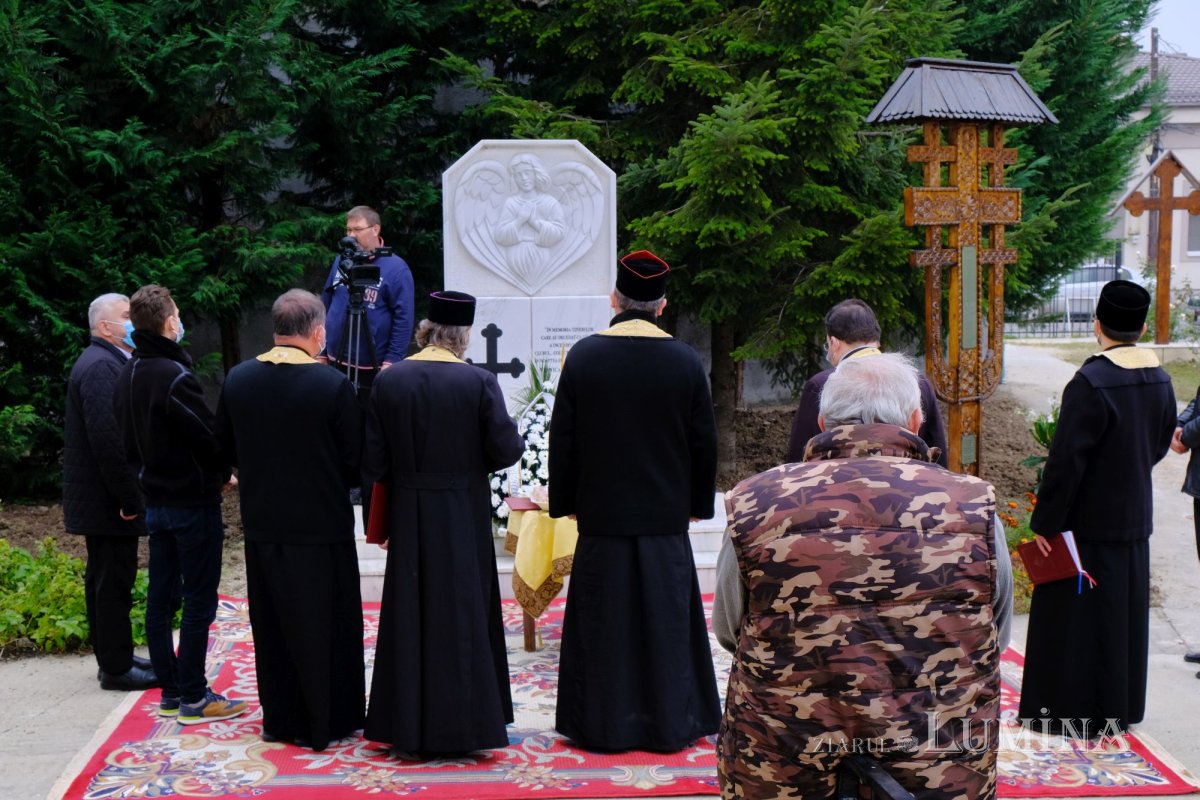 Rugăciune de pomenire a victimelor de la clubul Colectiv 191150