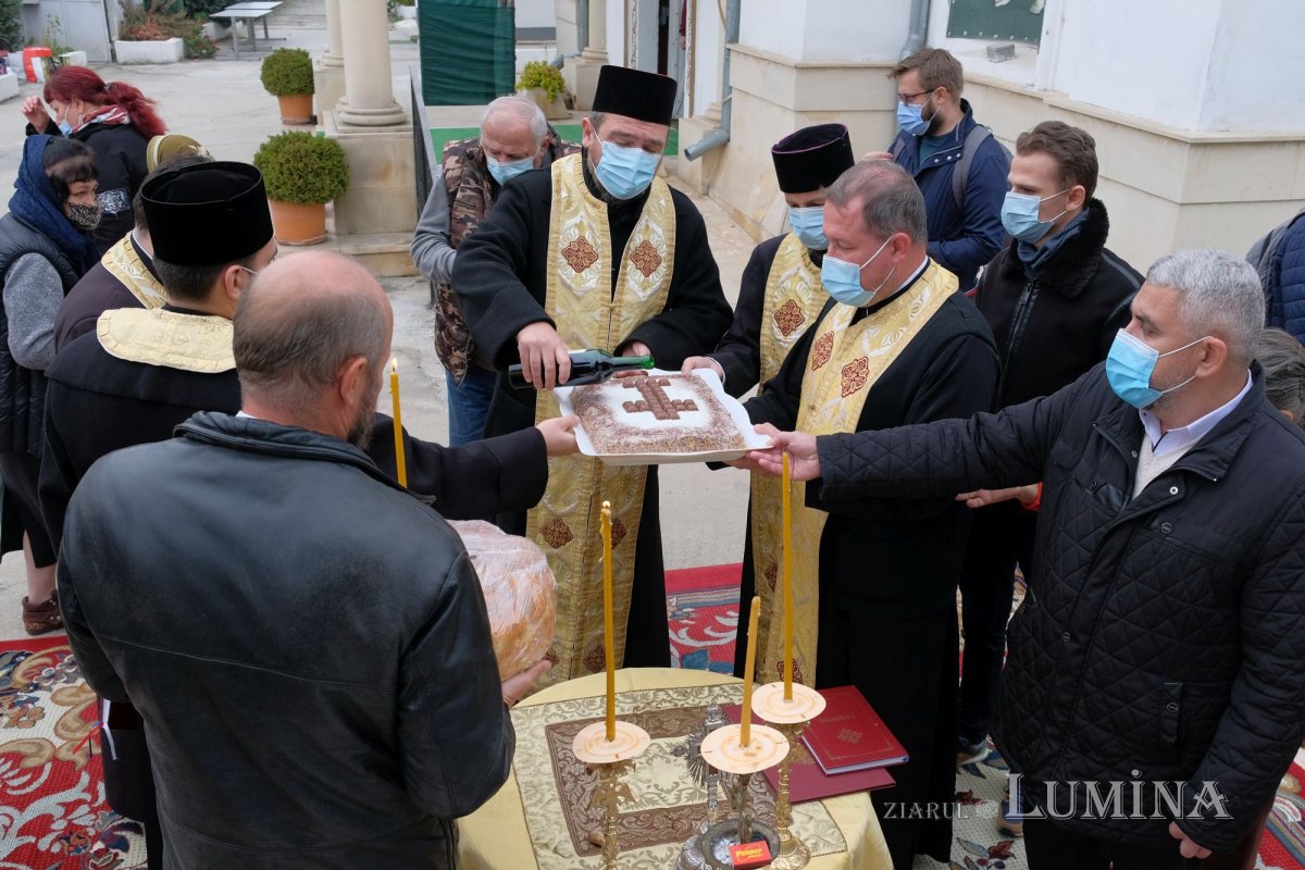 Rugăciune de pomenire a victimelor de la clubul Colectiv 191160