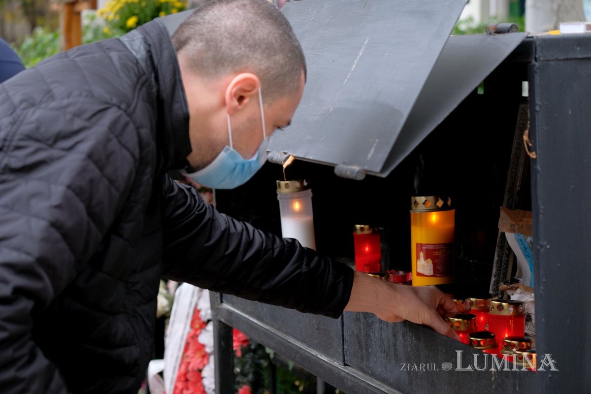 Rugăciune de pomenire a victimelor de la clubul Colectiv 191163