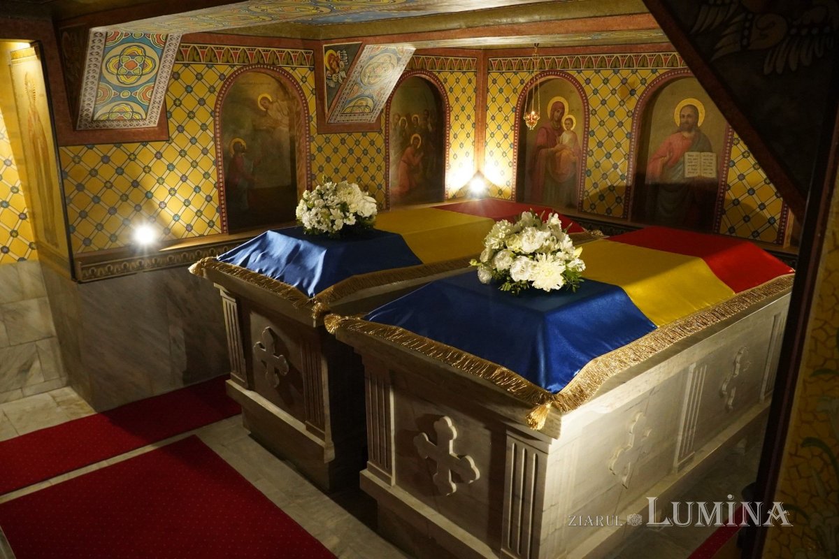 Binecuvântare la cripta filantropilor Nedelcu şi Ana Chercea 191216