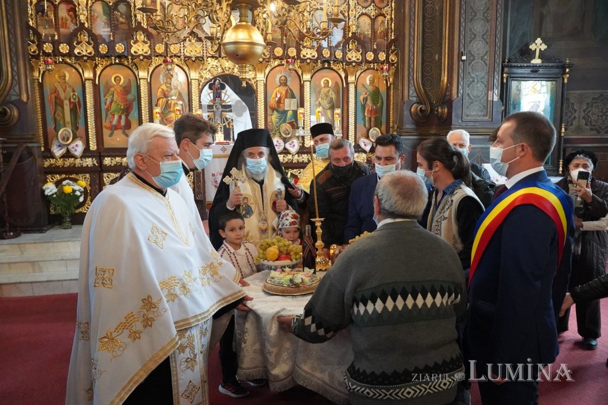 Binecuvântare la cripta filantropilor Nedelcu şi Ana Chercea 191218