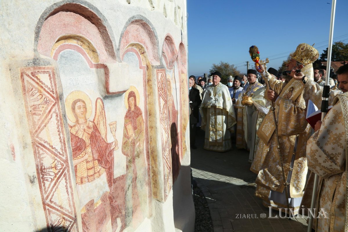 Veşmânt de sfinţenie pentru Biserica „Sfântul Ioan Botezătorul“ din Sălişte, judeţul Sibiu 191376