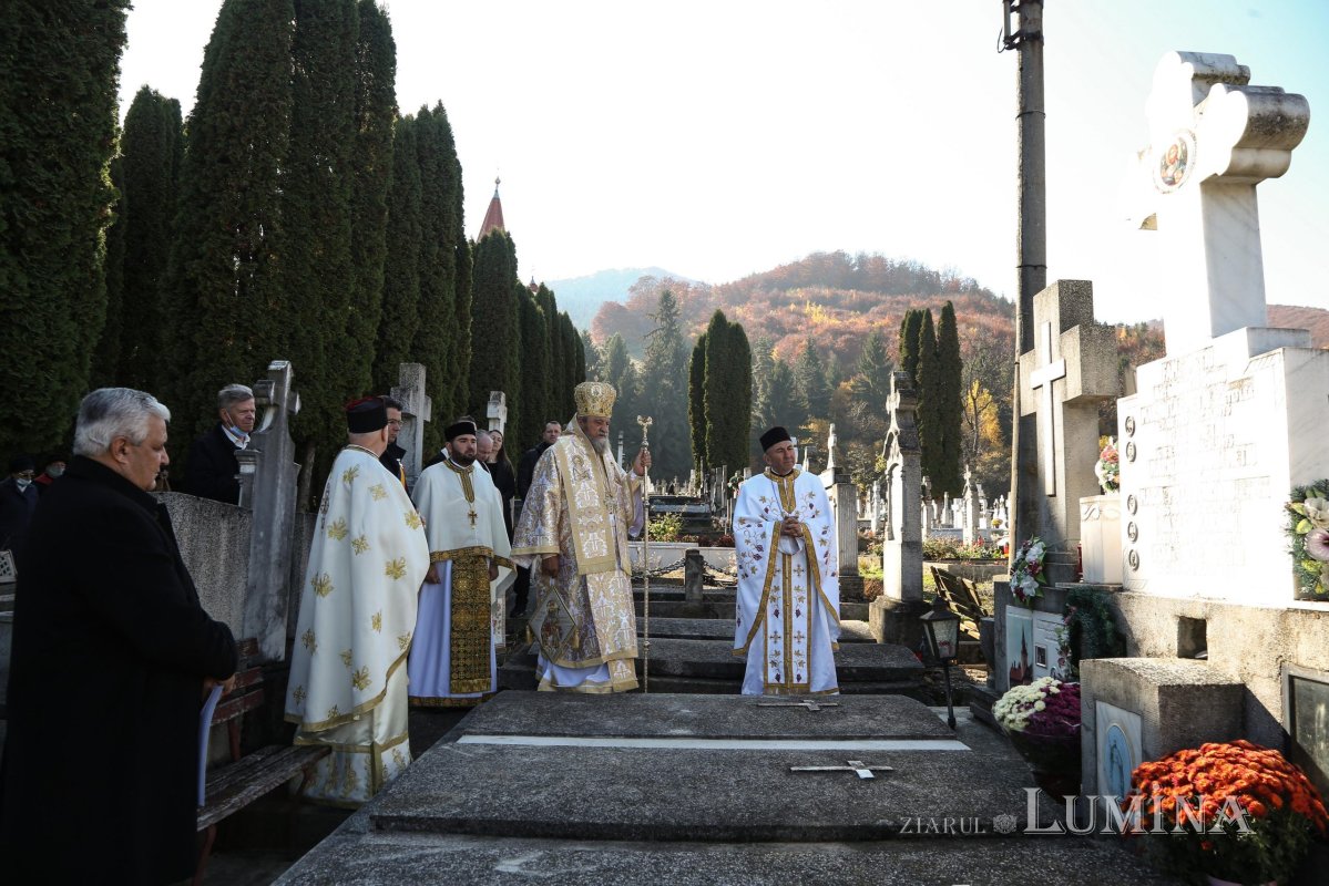 Veşmânt de sfinţenie pentru Biserica „Sfântul Ioan Botezătorul“ din Sălişte, judeţul Sibiu 191382