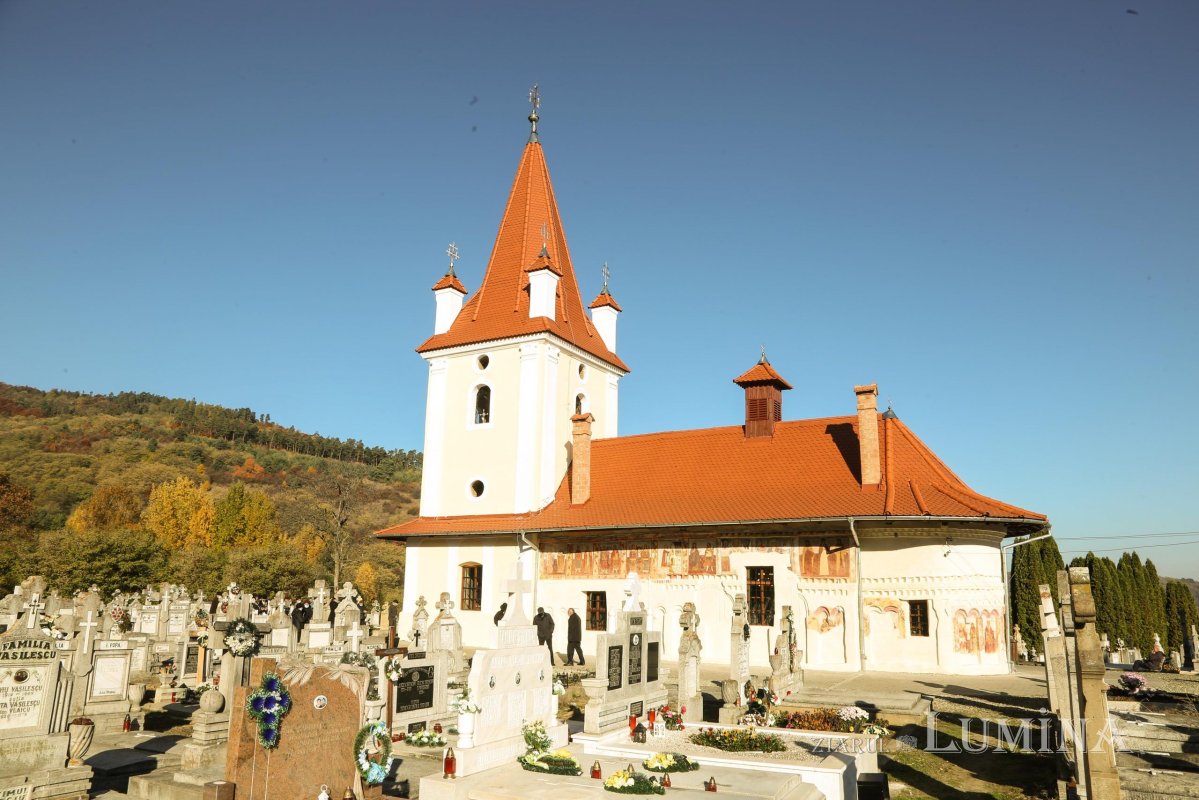 Veşmânt de sfinţenie pentru Biserica „Sfântul Ioan Botezătorul“ din Sălişte, judeţul Sibiu 191383