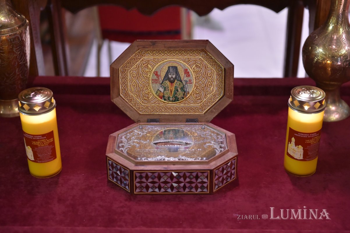 Cinstirea unui sfânt contemporan la Catedrala Patriarhală 191579