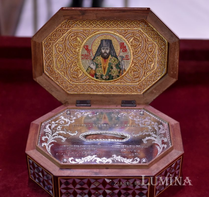 Cinstirea unui sfânt contemporan la Catedrala Patriarhală 191580