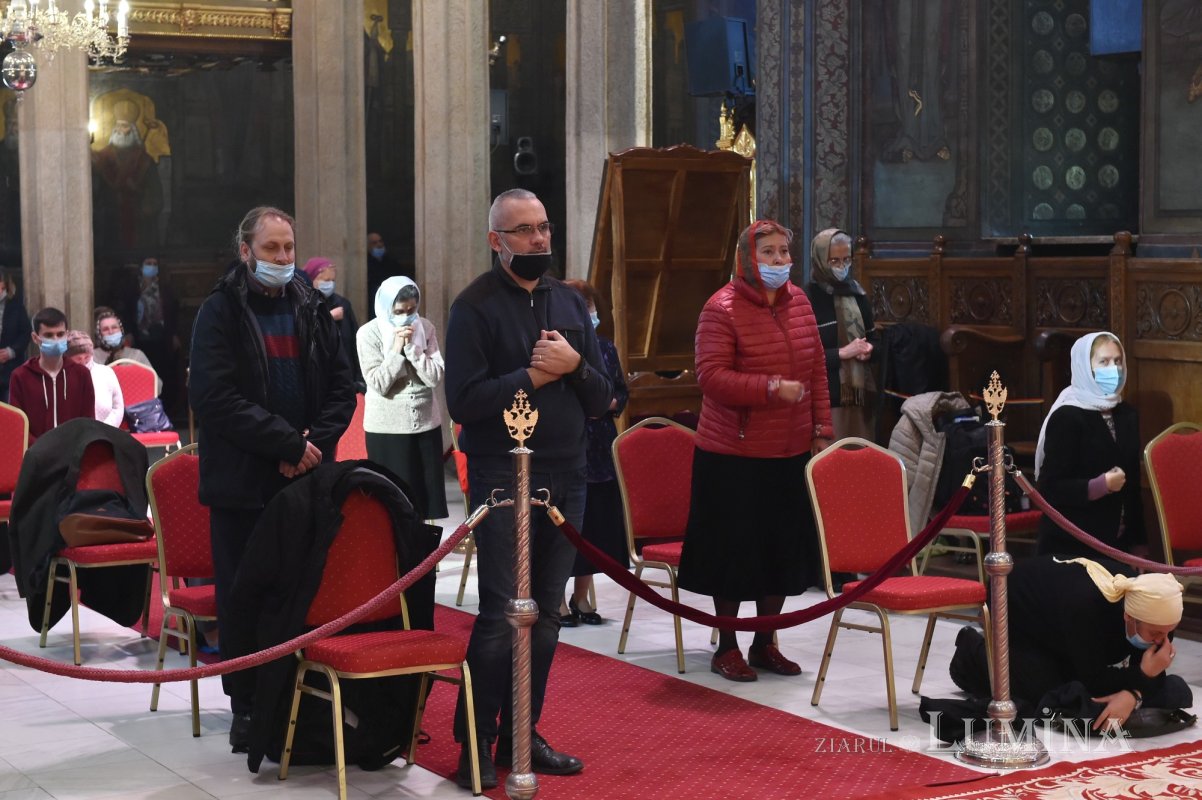 Cinstirea unui sfânt contemporan la Catedrala Patriarhală 191695