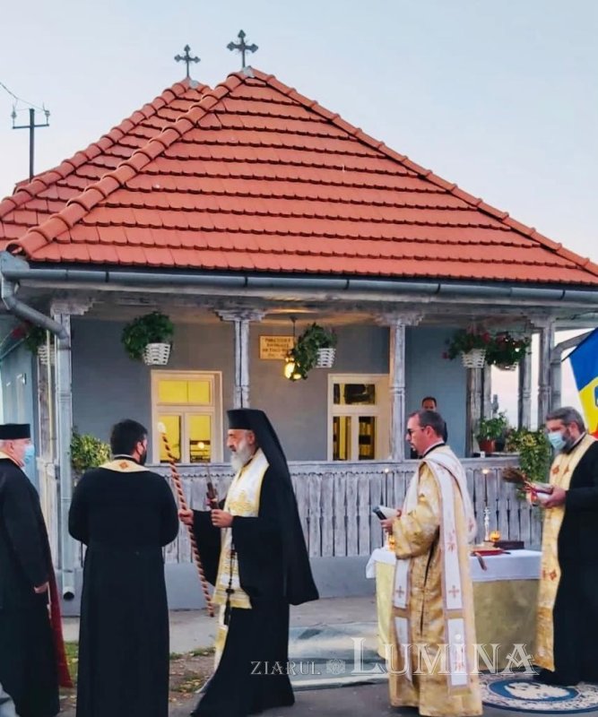 Slujba de binecuvântare a clădirii primei școli românești din Târgu-Mureș 191545