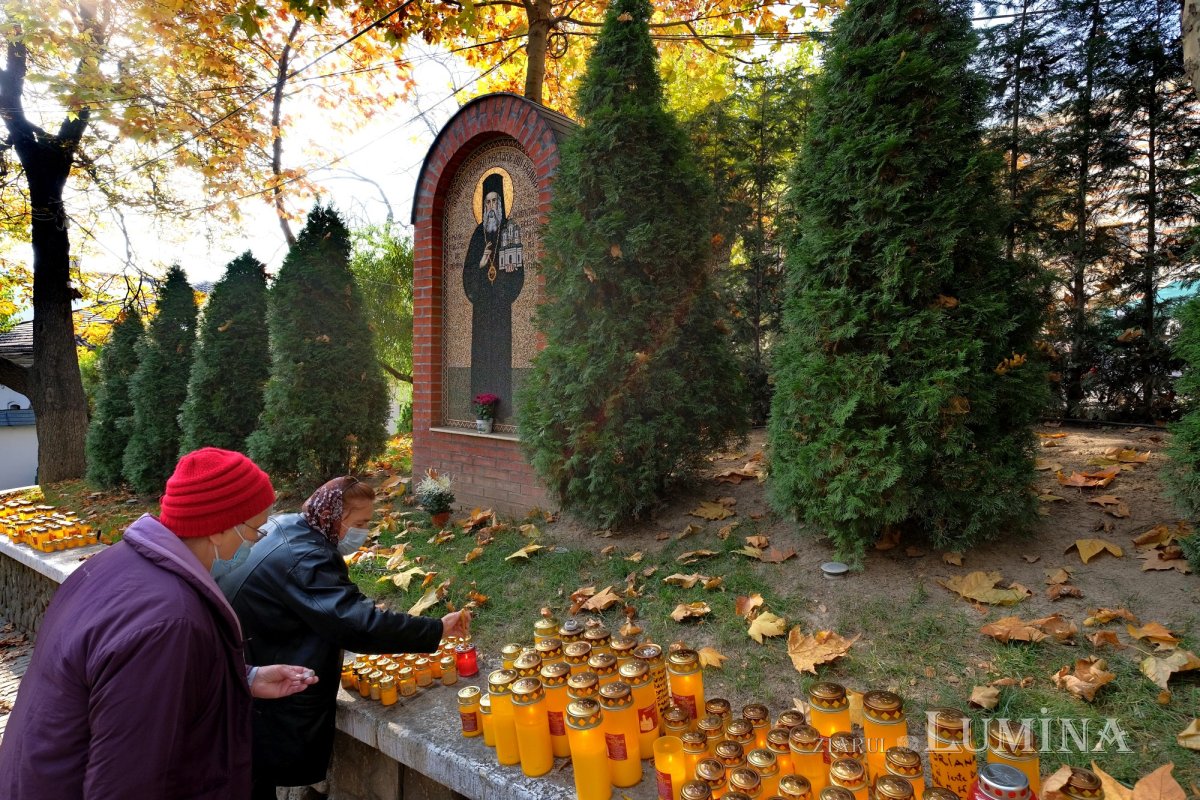 A început sărbătoarea Sfântului Ierarh Nectarie în Capitală 191828