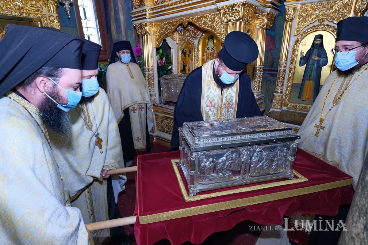 A început sărbătoarea Sfântului Ierarh Nectarie în Capitală 191831