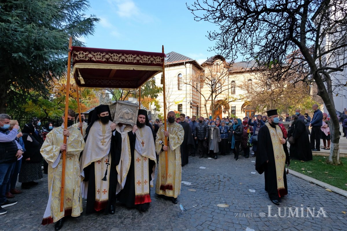 A început sărbătoarea Sfântului Ierarh Nectarie în Capitală 191837