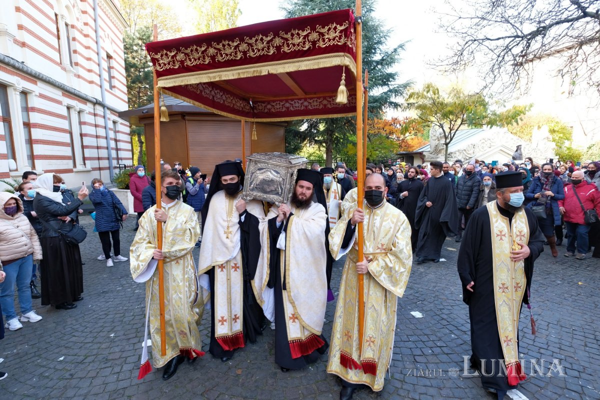 A început sărbătoarea Sfântului Ierarh Nectarie în Capitală 191838